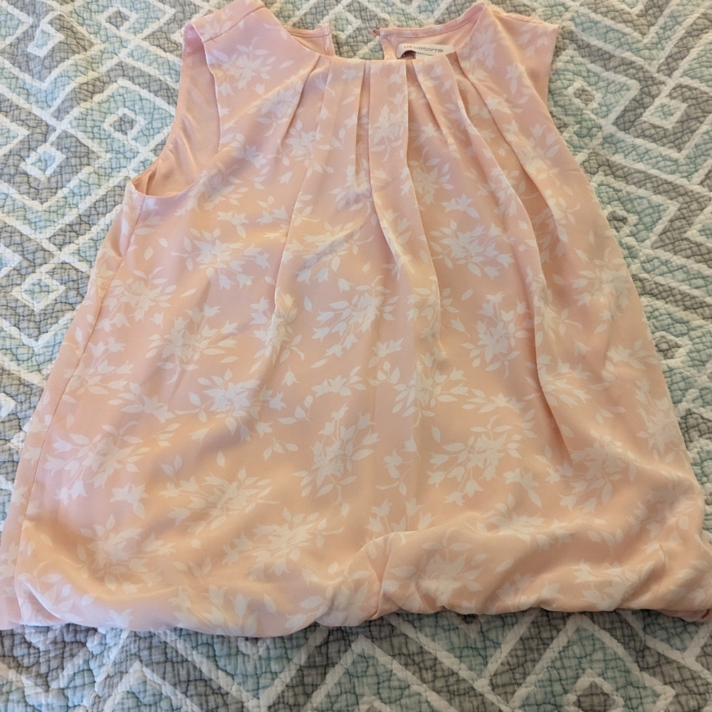 Sleeveless blouse